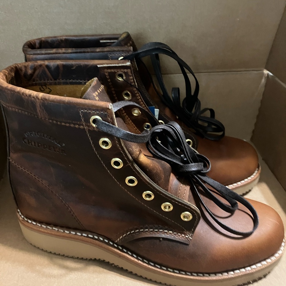 Women’s Chippewa service boot 8.5